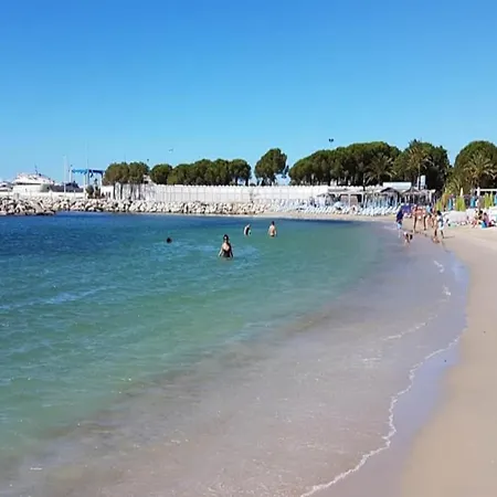 Couple By The French Riviera شقة *
